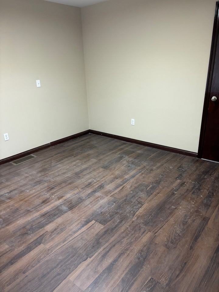 138 Broadway St #B - Photo 5 of 12