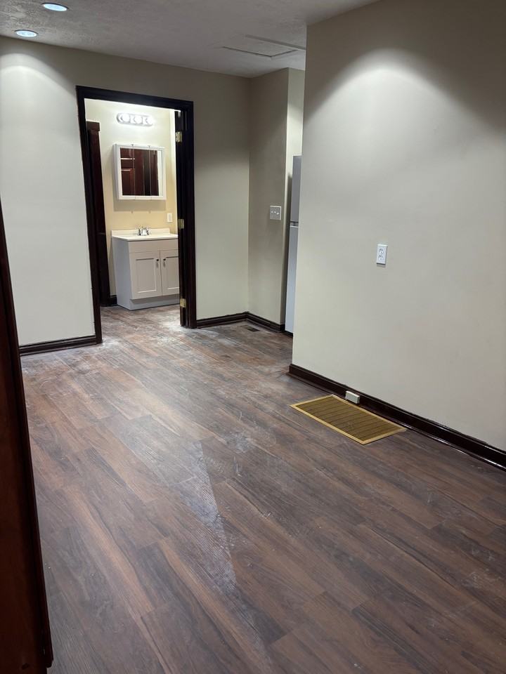 138 Broadway St #B - Photo 7 of 12