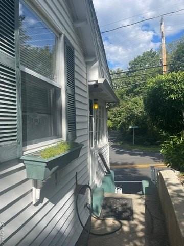 35 Youngs Hill Rd - Photo 5 of 15