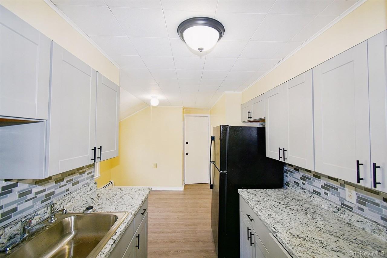 163 Beechwood Ave Apt 2nd - Photo 2 of 10