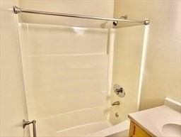 4700 N Main St Apt 3e - Photo 5 of 11