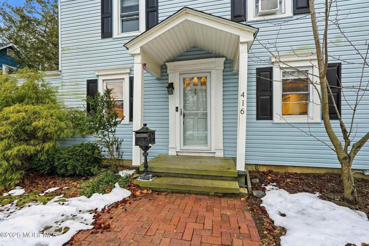 416 Roosevelt Ave - Photo 3 of 43