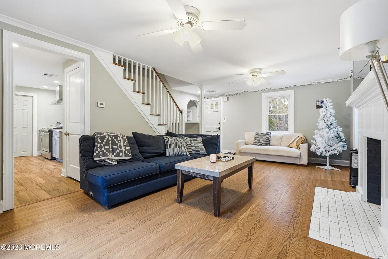 416 Roosevelt Ave - Photo 6 of 43