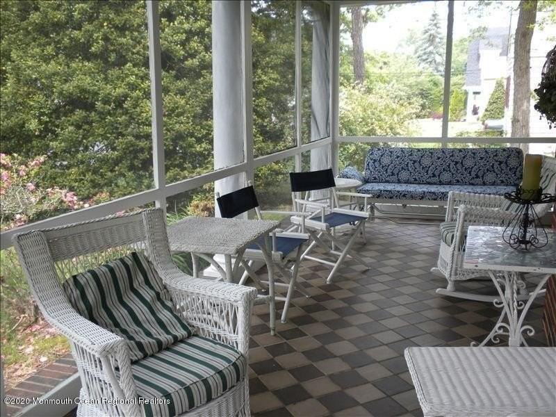 212 Monroe Ave - Photo 3 of 13