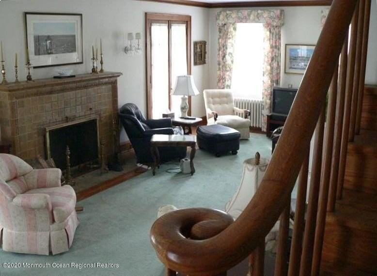 212 Monroe Ave - Photo 5 of 13