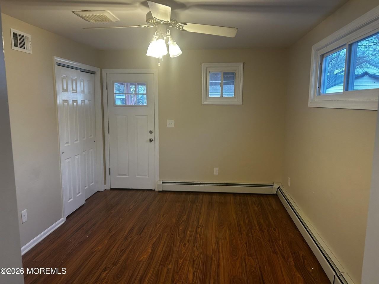 261 Seeley Ave - Photo 3 of 8