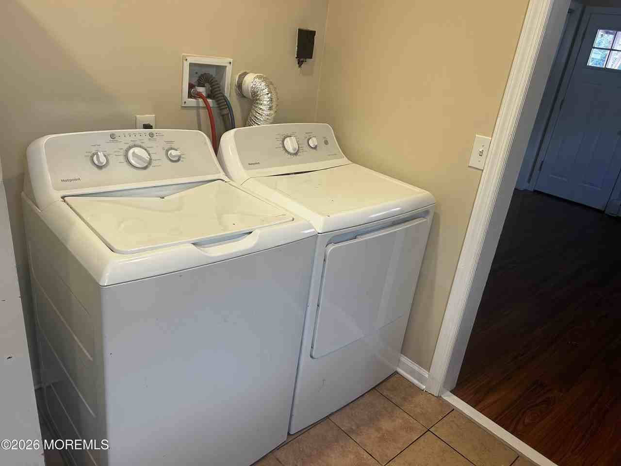 261 Seeley Ave - Photo 6 of 8