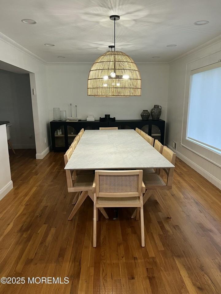 1703 Melville St - Photo 2 of 7