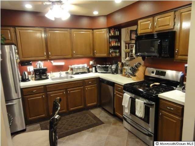 45 Liverpool Ct Unit 5 - Photo 2 of 12