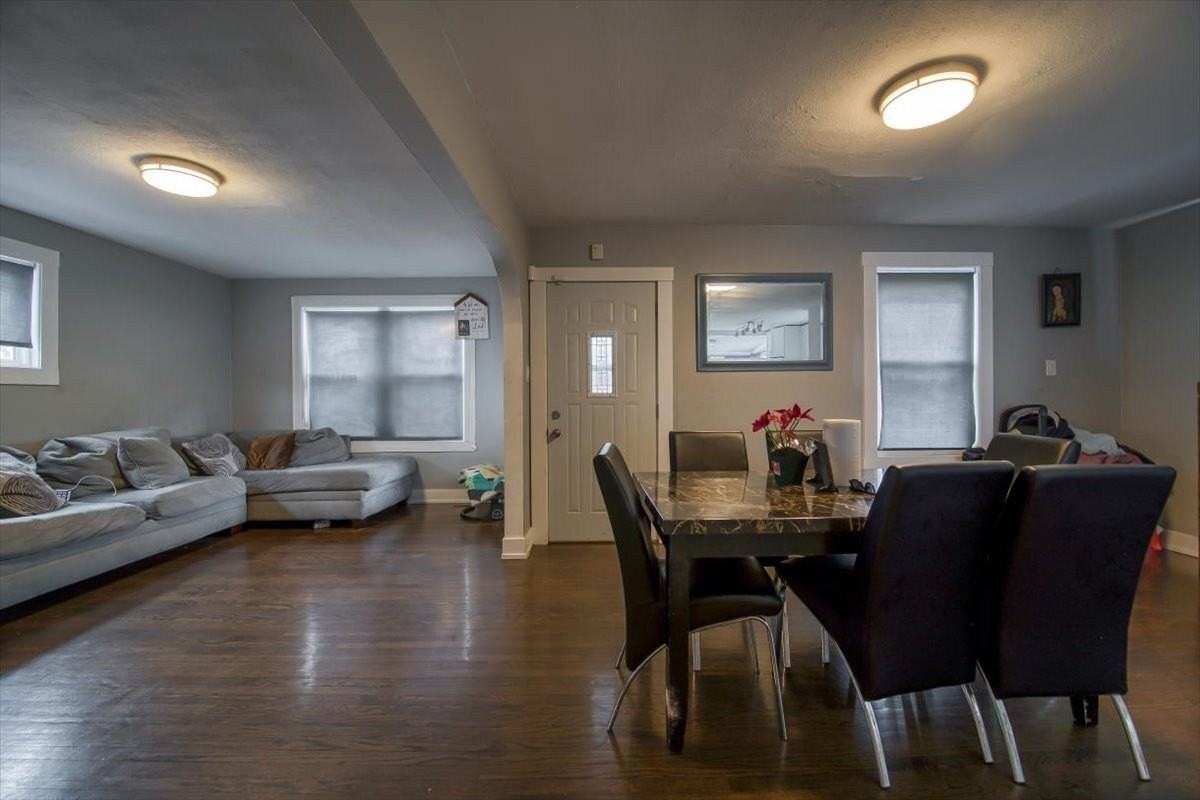 702 Jackson St - Photo 5 of 19