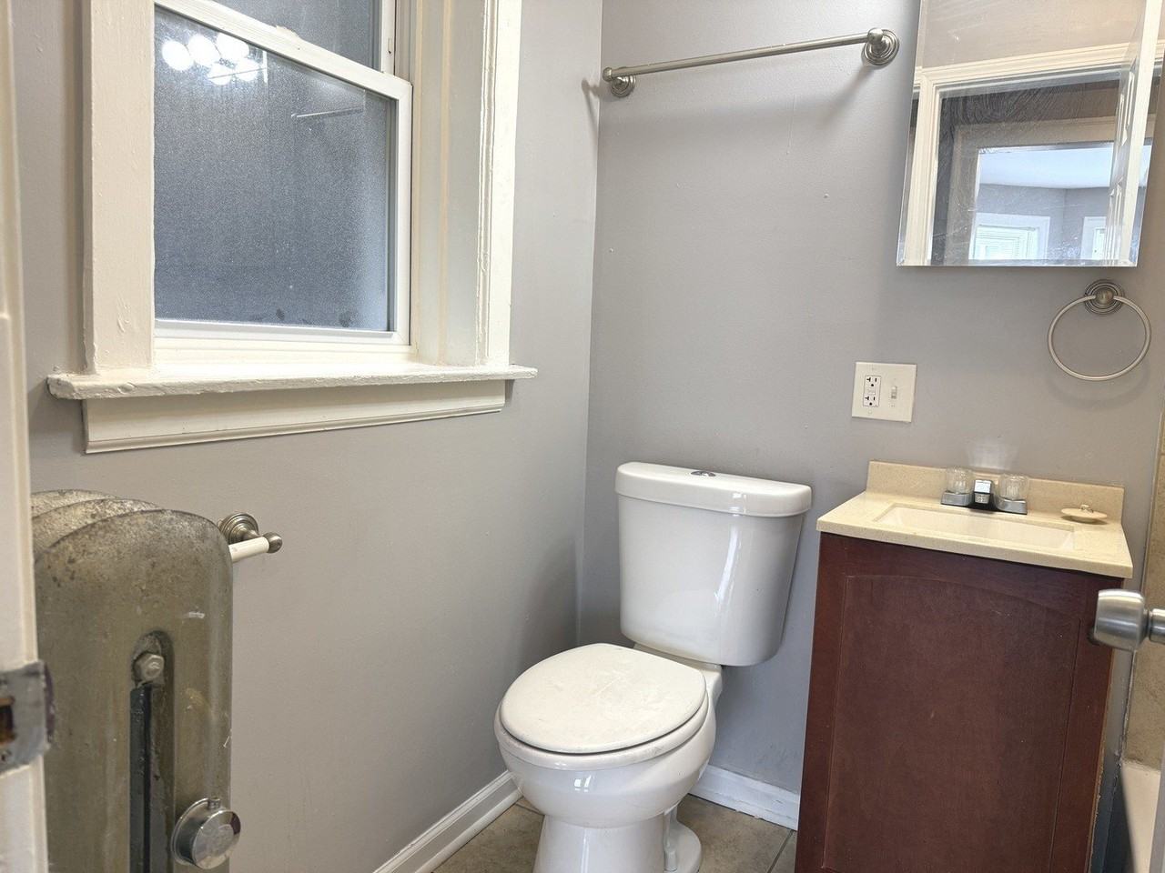 7615 S Kingston Ave Apt 2 - Photo 5 of 12