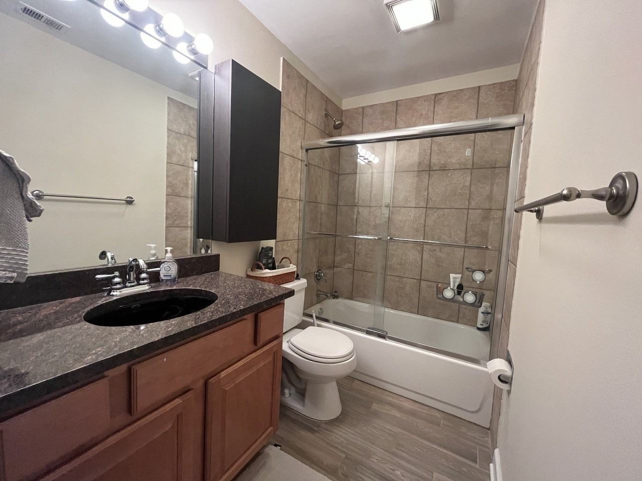 5821 Oakwood Dr Apt F - Photo 4 of 13