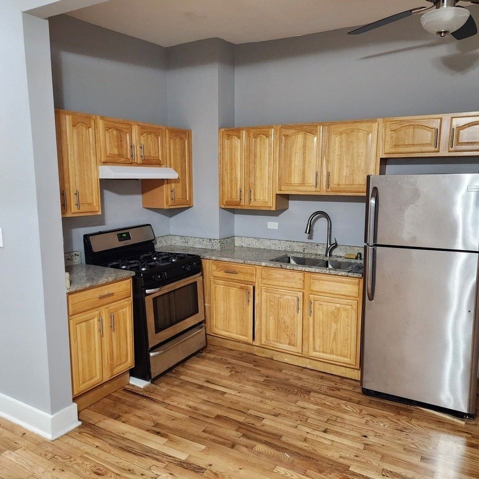 1264 S Saint Louis Ave Unit 1r - Photo 2 of 8