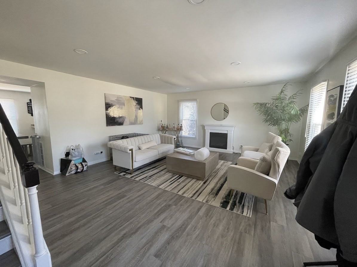 1527 W Richmond St - Photo 3 of 19