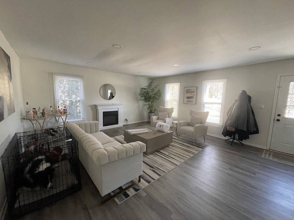 1527 W Richmond St - Photo 4 of 19