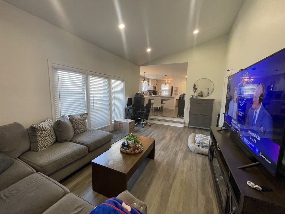 1527 W Richmond St - Photo 7 of 19