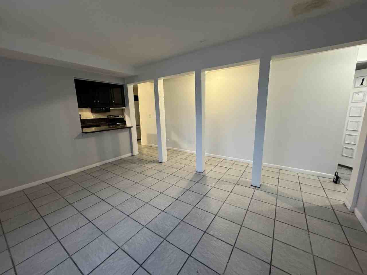 1751 Felten Rd Apt 1 - Photo 4 of 11