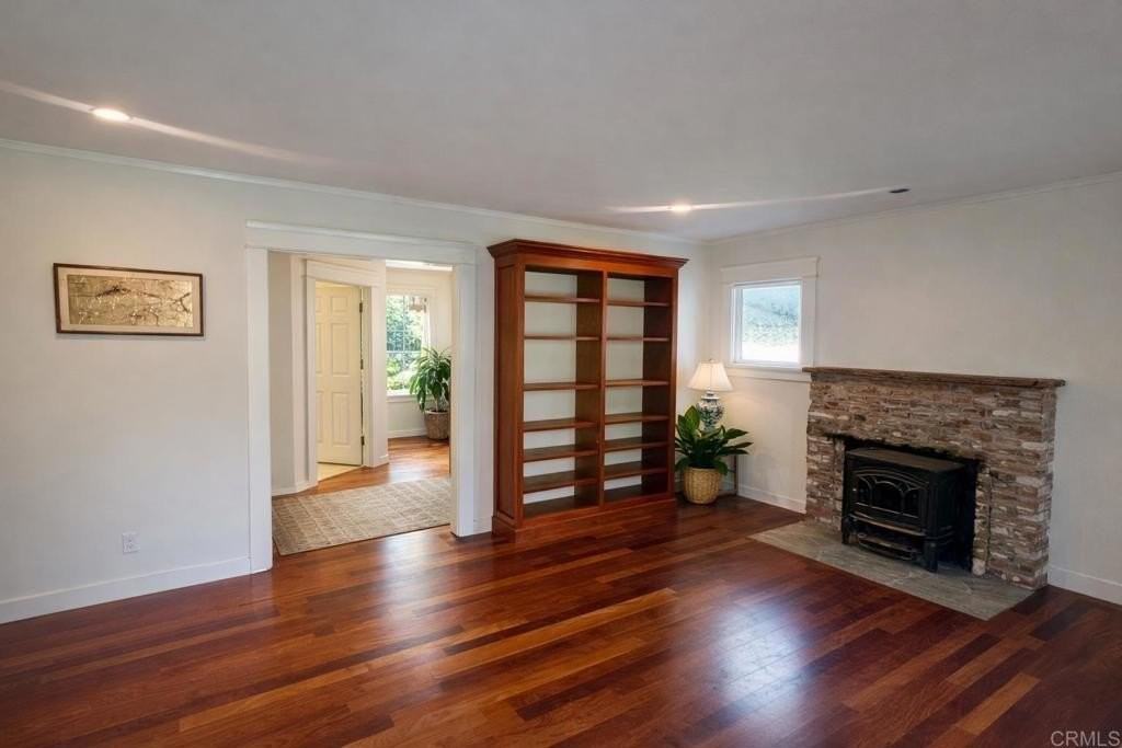 2034 Montgomery Ave - Photo 2 of 17