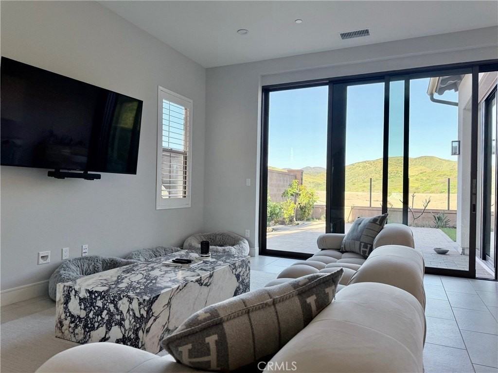 140 Tomahawk - Photo 5 of 15