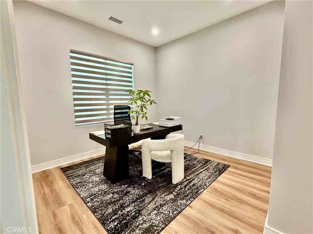 140 Tomahawk - Photo 7 of 15