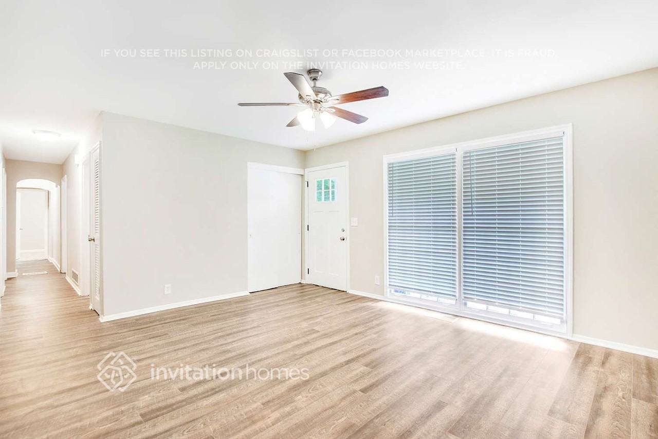 2496 Montezuma Cir - Photo 2 of 22