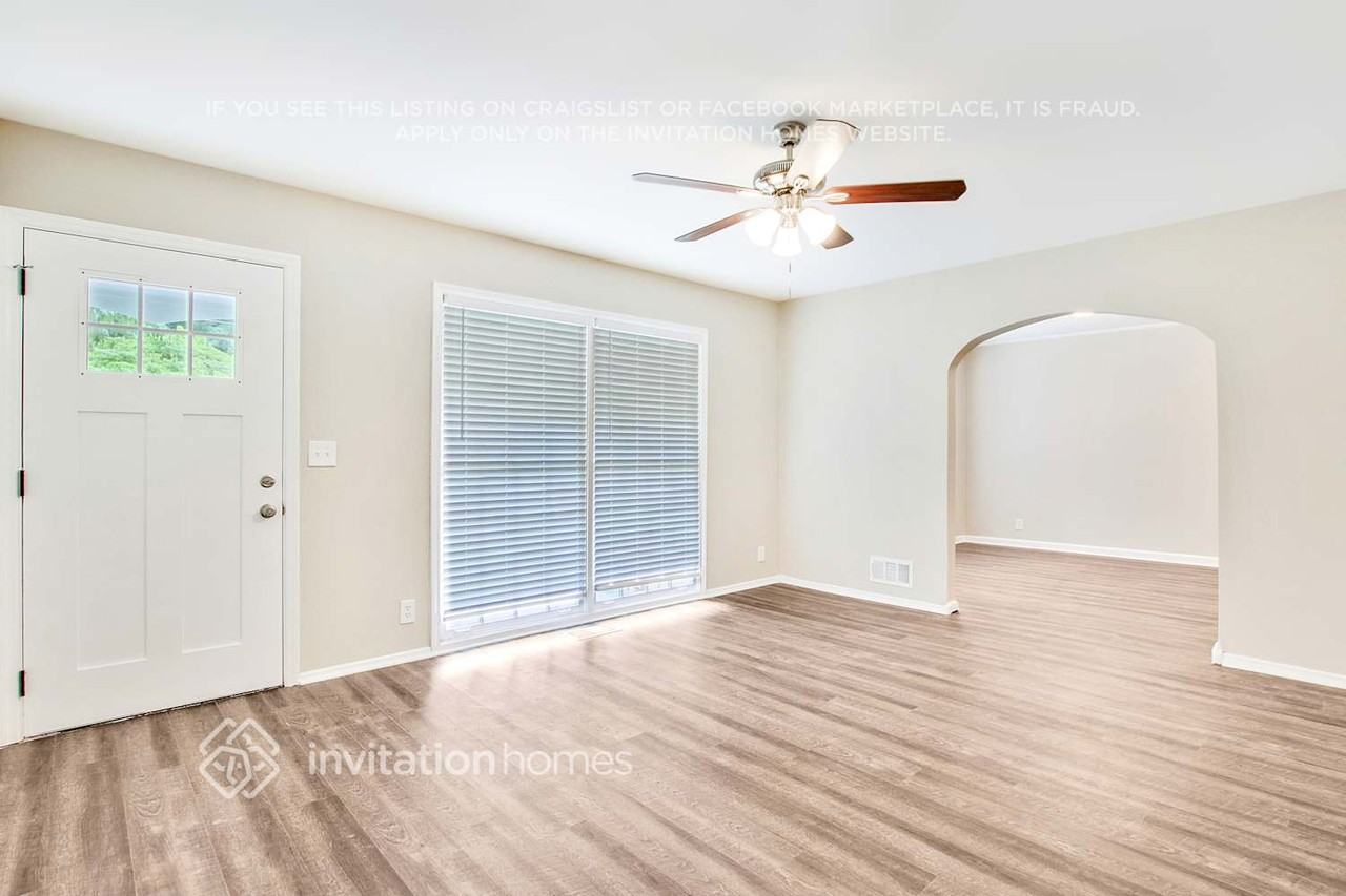 2496 Montezuma Cir - Photo 3 of 22