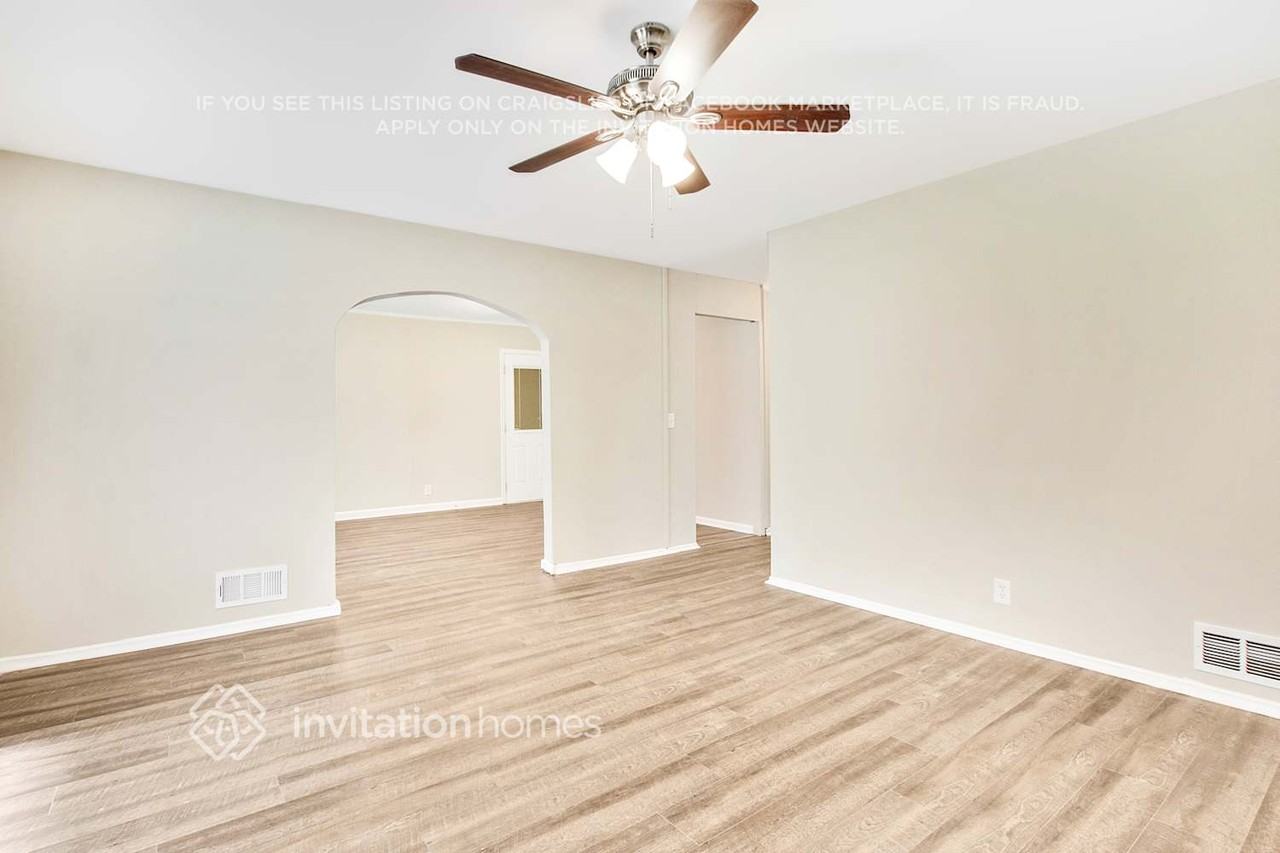 2496 Montezuma Cir - Photo 4 of 22