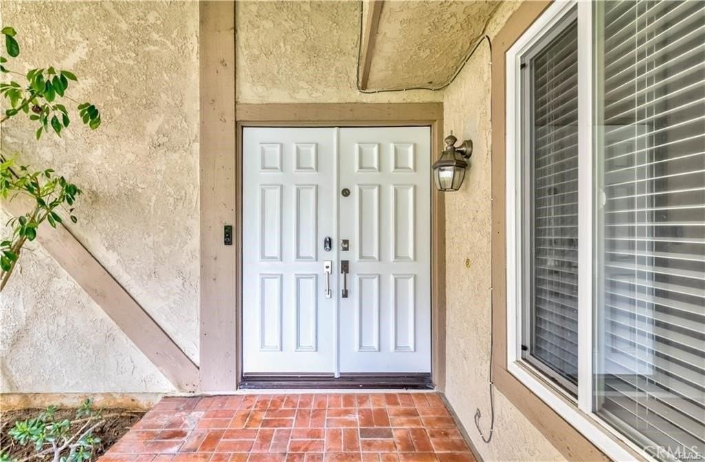 2157 Baywood Dr - Photo 4 of 31