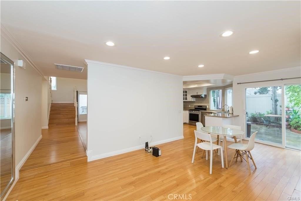 2157 Baywood Dr - Photo 5 of 31