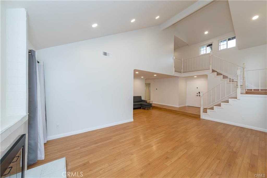 2157 Baywood Dr - Photo 7 of 31