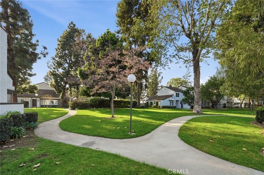 12535 Pinegrove Ln - Photo 3 of 26