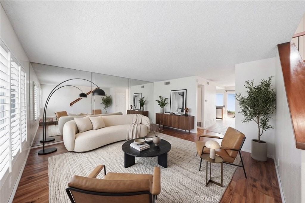 12535 Pinegrove Ln - Photo 5 of 26