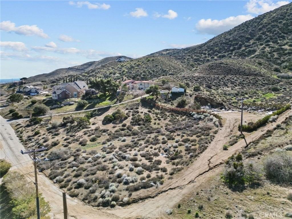 1138 Lakeview Dr - Photo 2 of 50