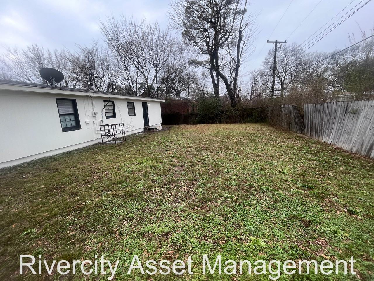 1316 E Raines Rd #1 - Photo 3 of 16