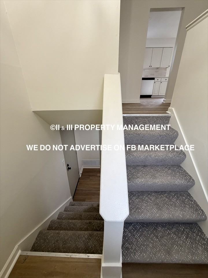 816 S Montclaire Dr #1 - Photo 3 of 18