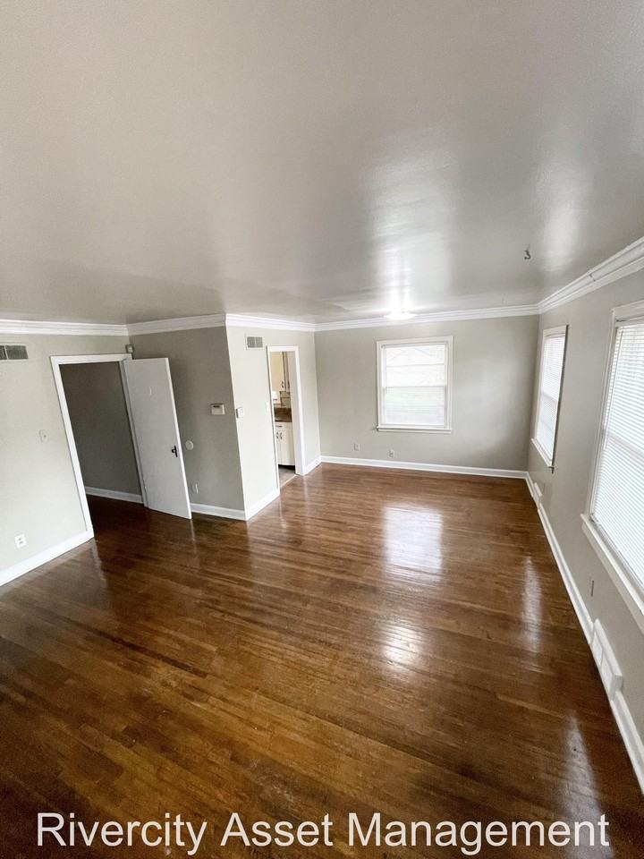 755 Houston St #755 - Photo 2 of 7