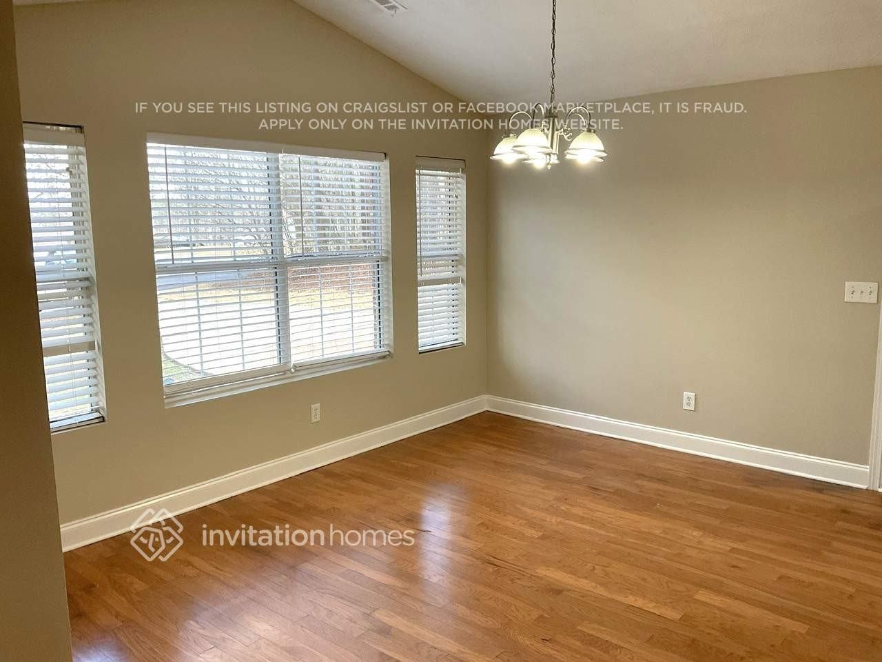 195 Hamilton Dr - Photo 2 of 12