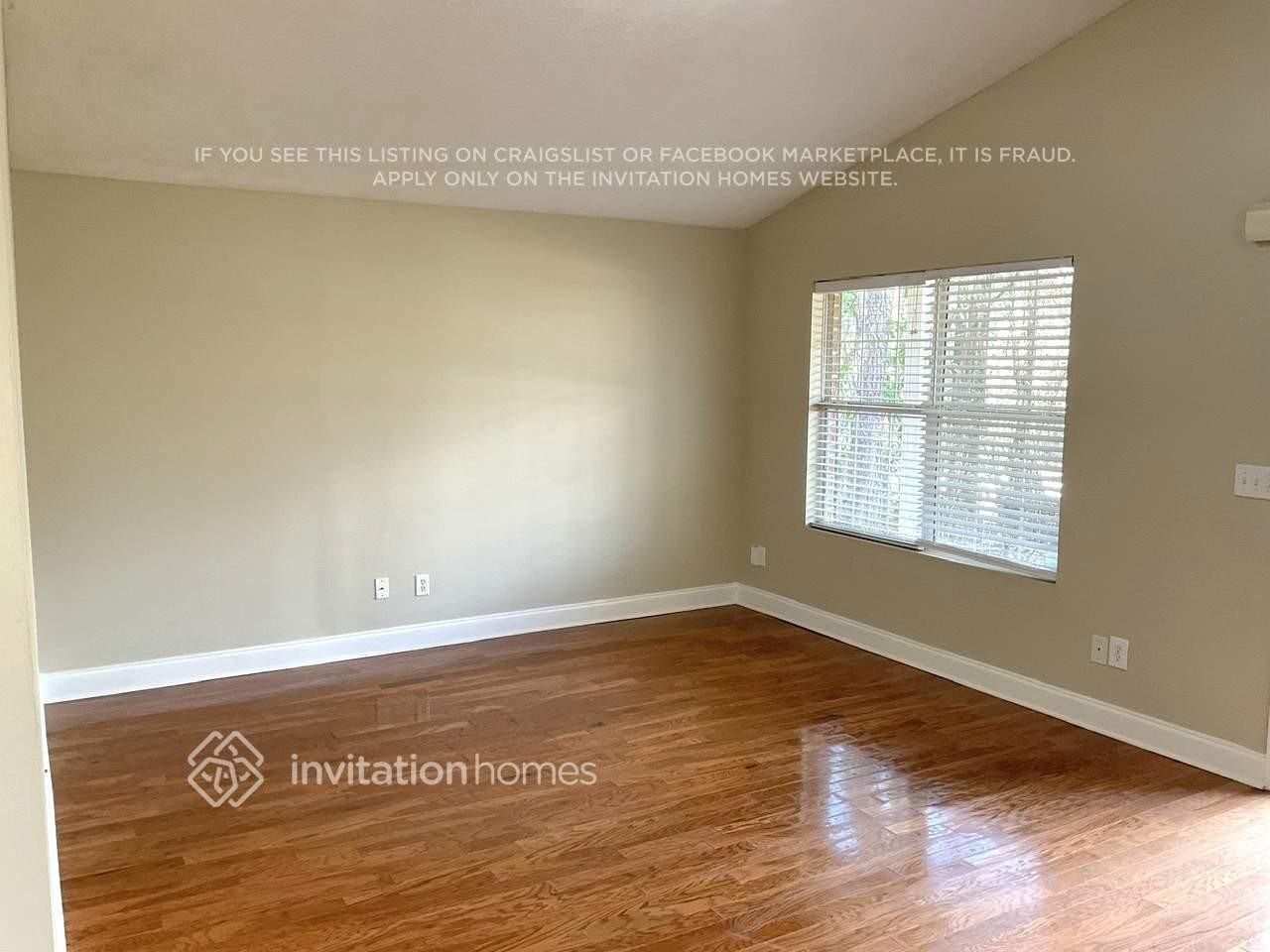 195 Hamilton Dr - Photo 3 of 12