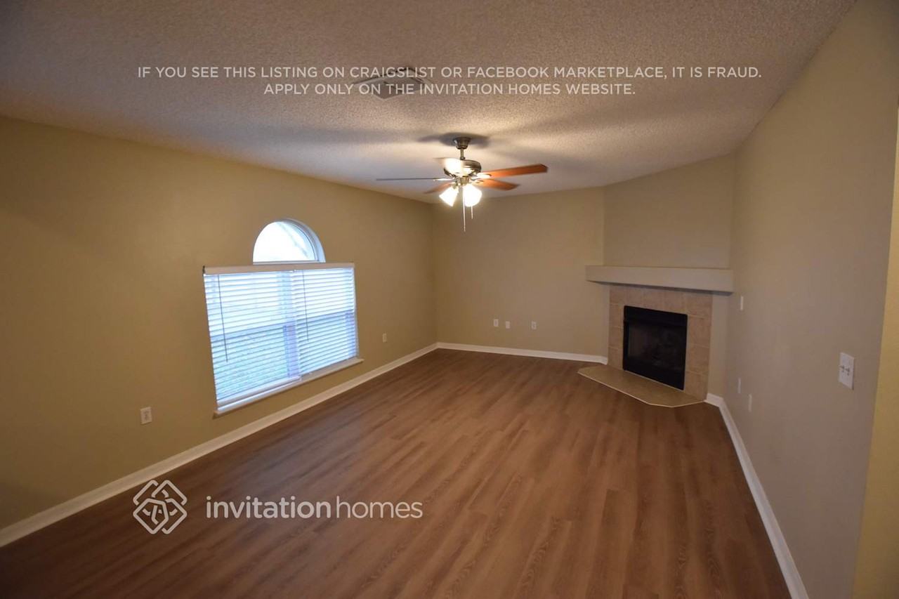 11042 Englenook Dr - Photo 4 of 19