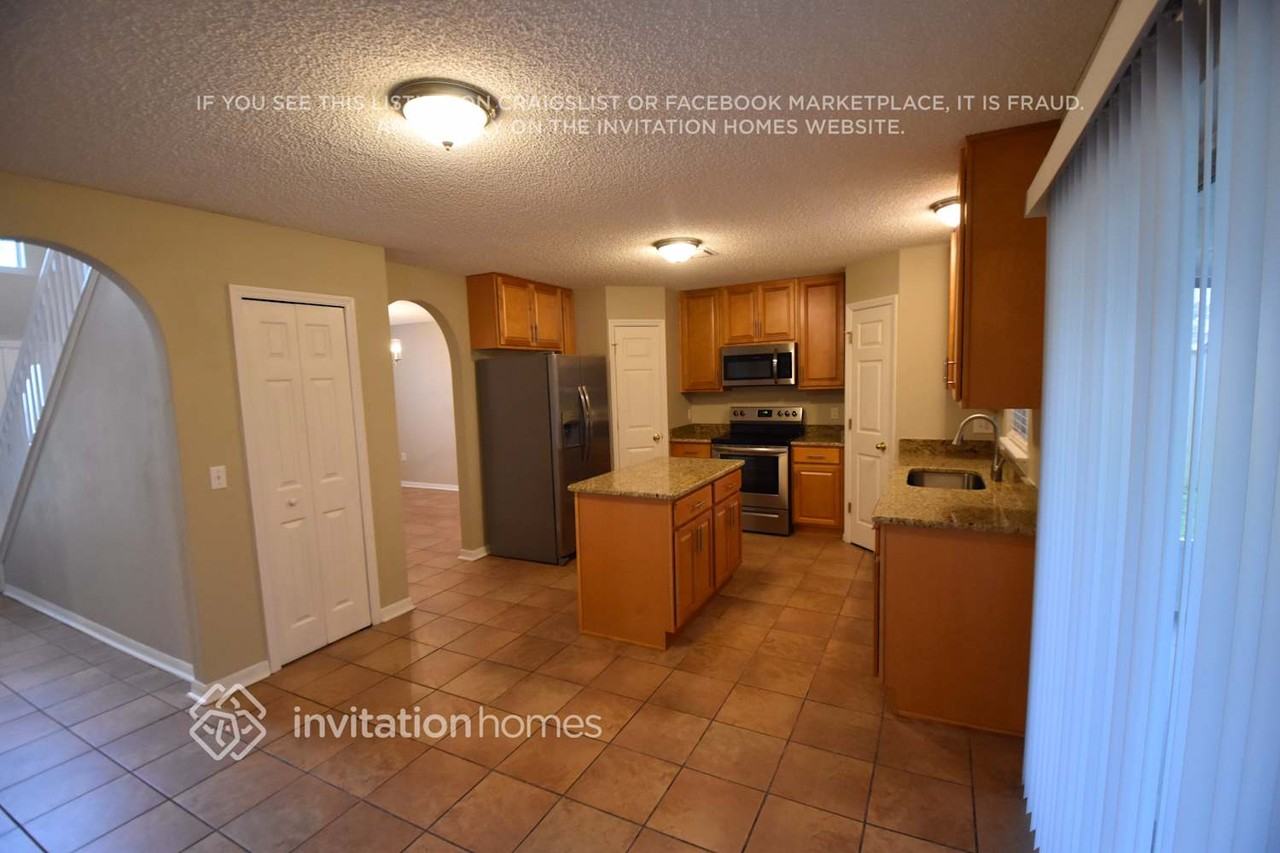 11042 Englenook Dr - Photo 6 of 19