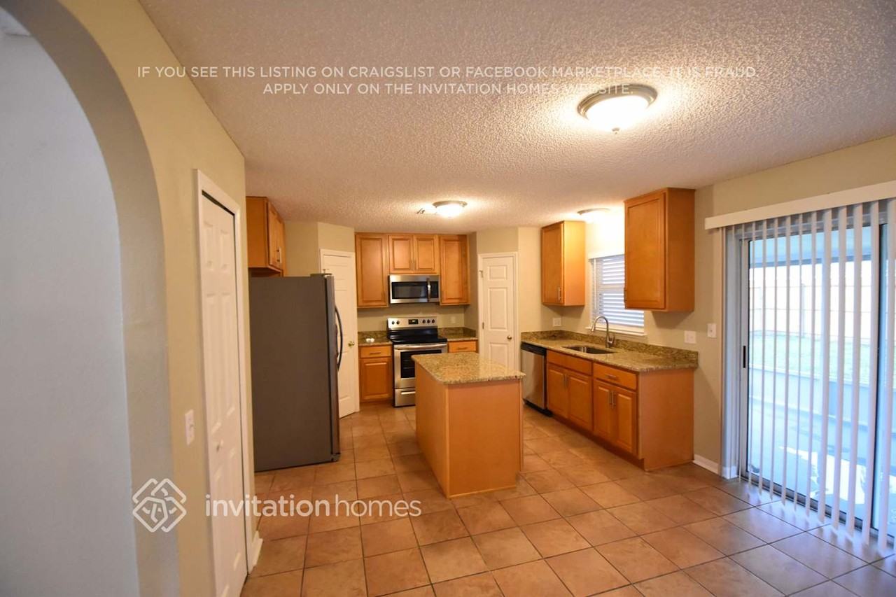 11042 Englenook Dr - Photo 7 of 19