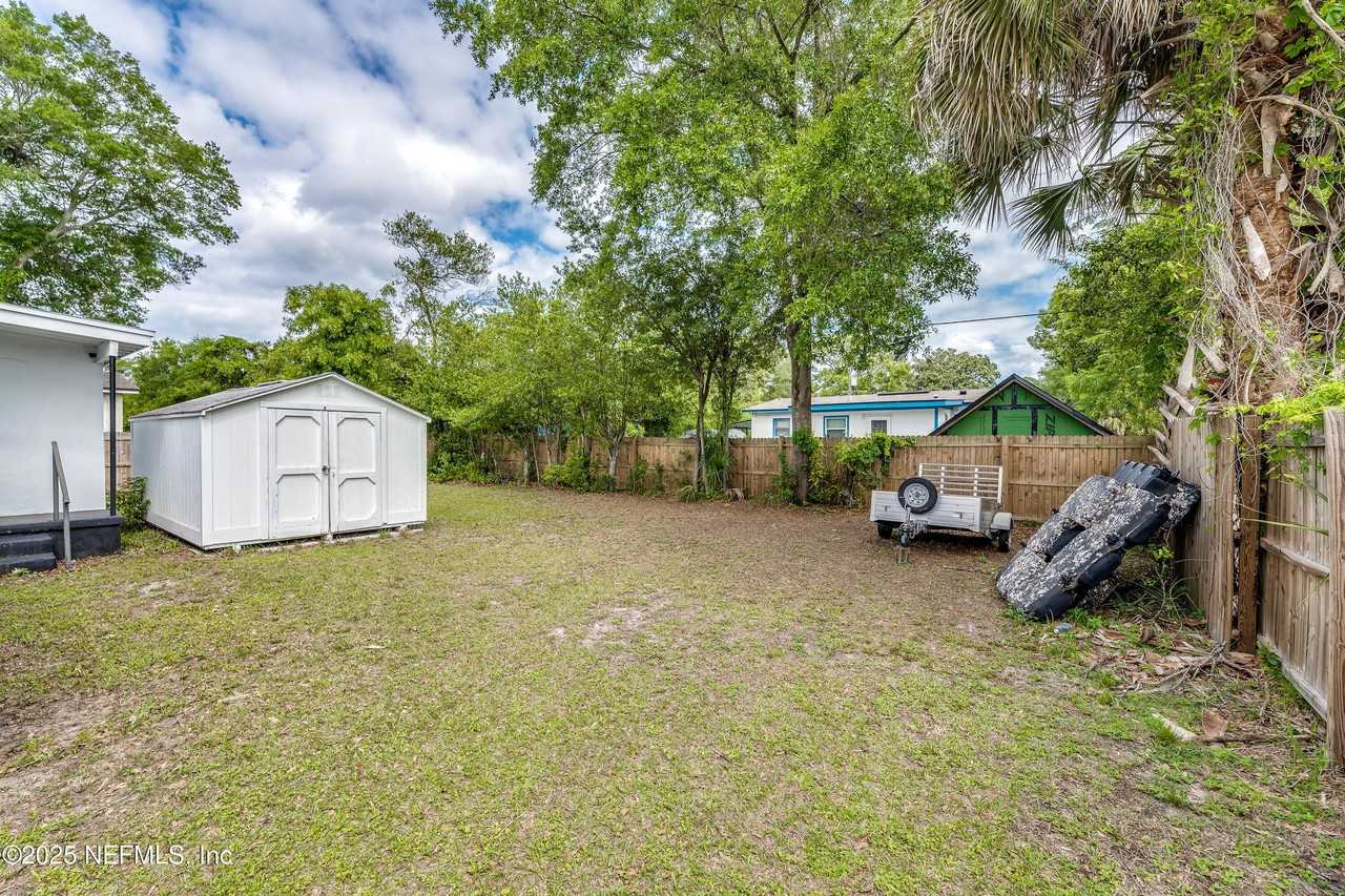 7419 Merrill Rd - Photo 3 of 12