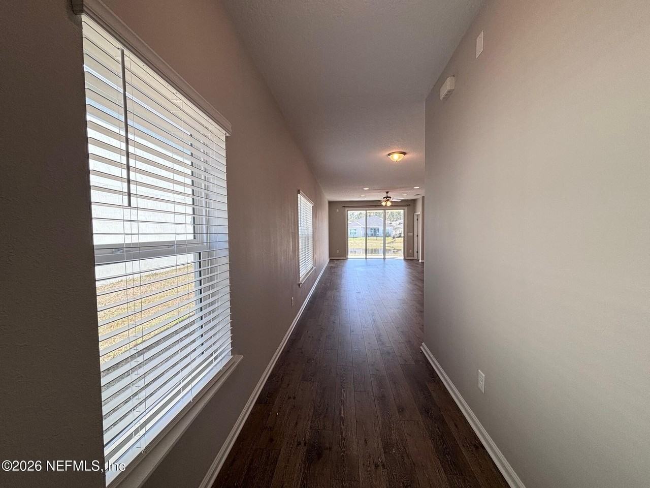 2860 Copperwood Ave - Photo 4 of 32