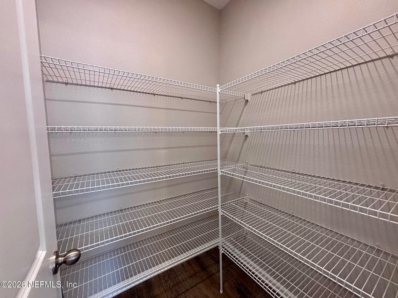 2860 Copperwood Ave - Photo 7 of 32