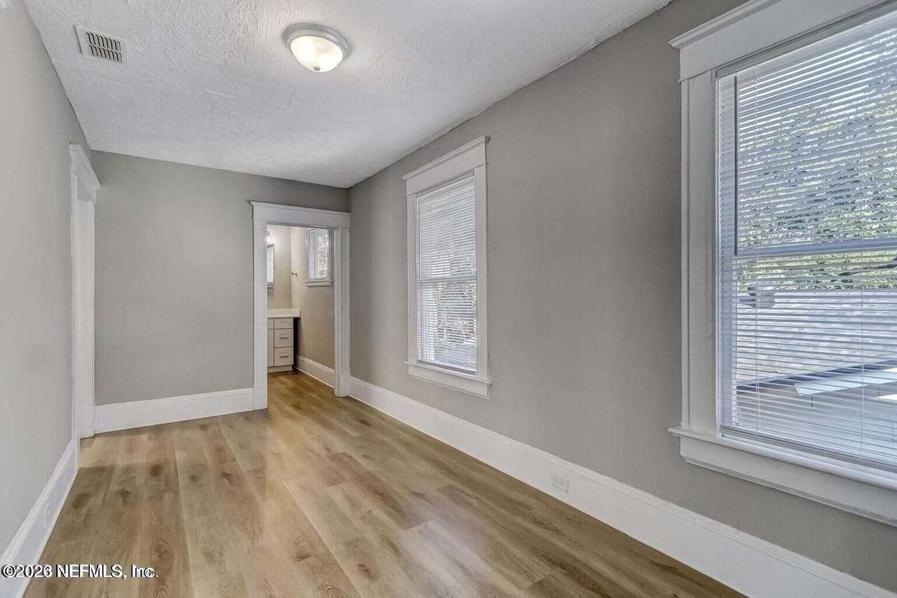 2781 College St - Photo 7 of 15