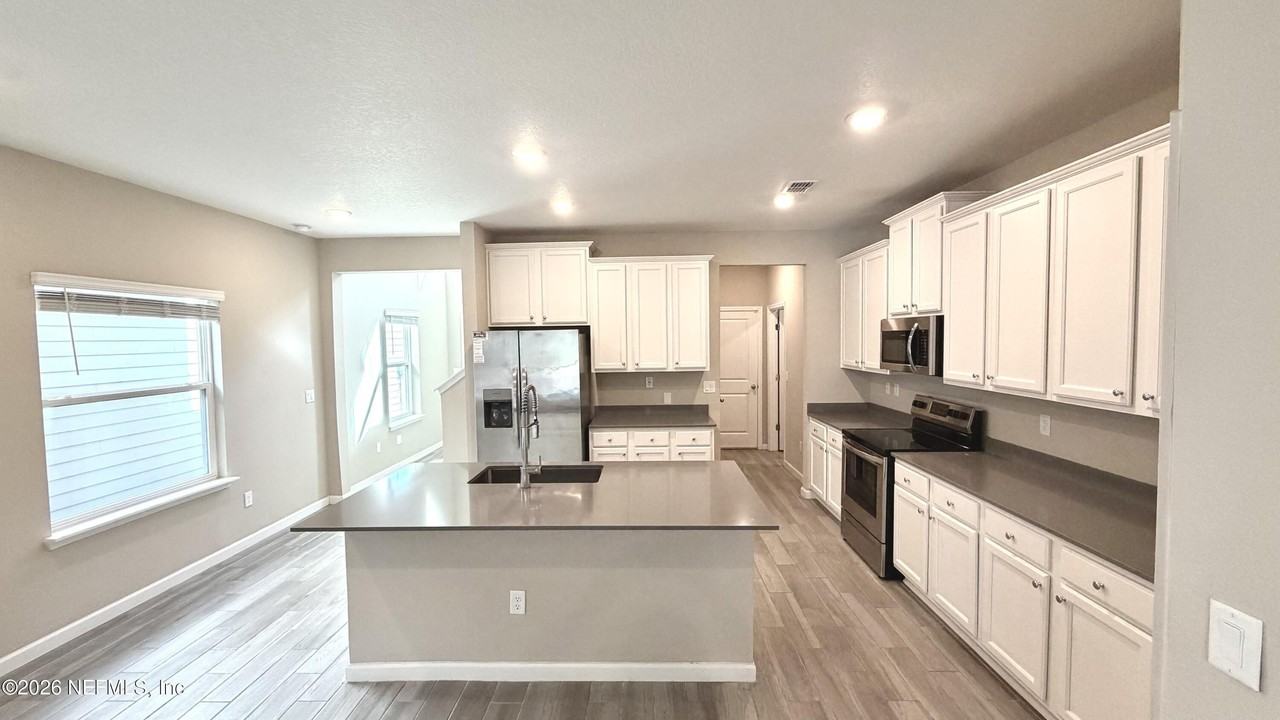 12168 Blockhouse Creek Ct - Photo 5 of 26