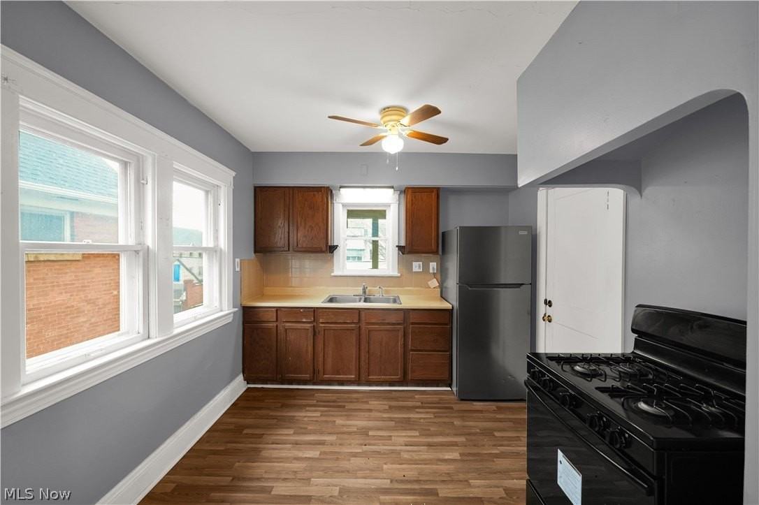 16119 Parkgrove Ave Unit 2 - Photo 4 of 18