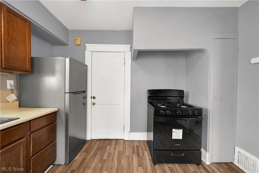 16119 Parkgrove Ave Unit 2 - Photo 5 of 18