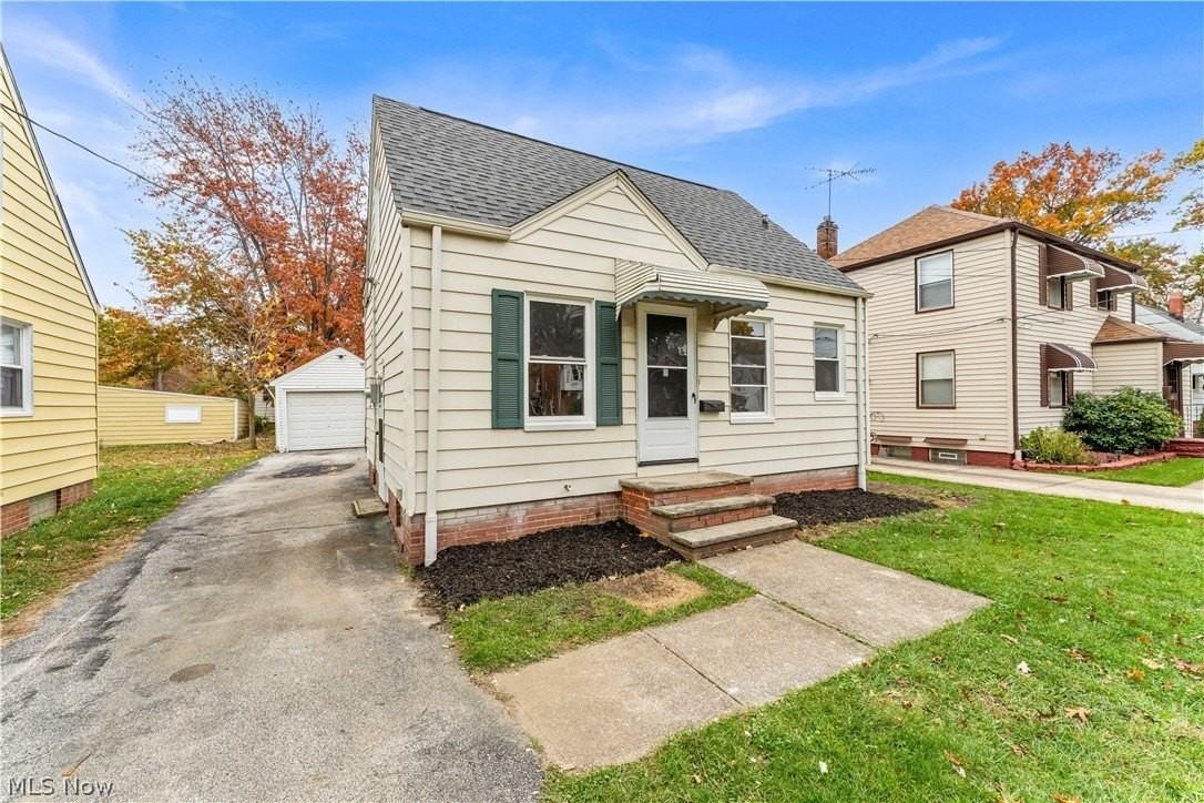 441 E 250th St - Photo 2 of 24