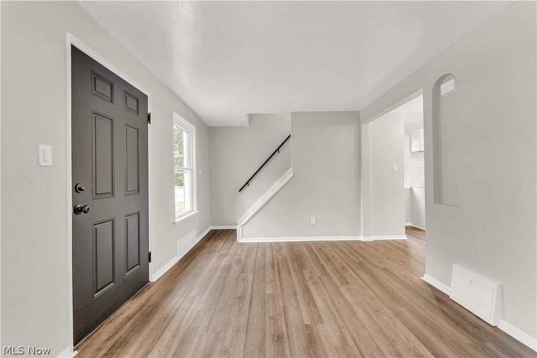 441 E 250th St - Photo 6 of 24